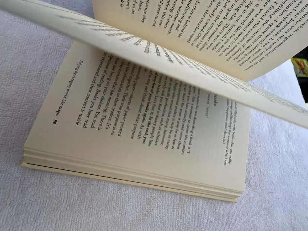 The Life-Changing Magic of Tidying Up: The Japanese Art of Decluttering and Orga